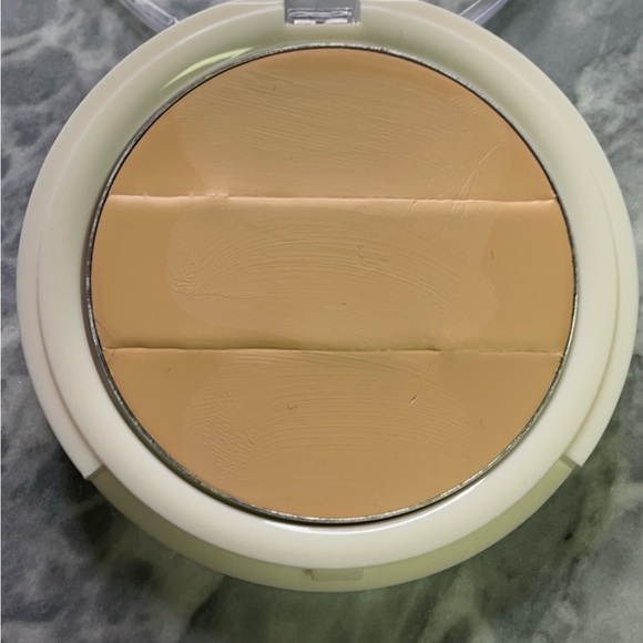 Undone Beauty Conceal to Reveal Palette Porcelain Light - Picture 2 of 4